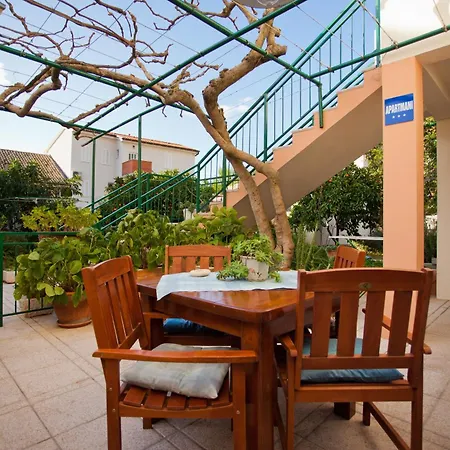 Apartments Dubra Komiza Exterior photo