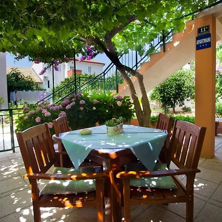 Apartments Dubra Komiza Exterior photo